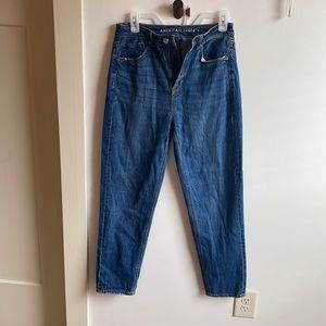 American Eagle Size 4 Mom Straight Jean